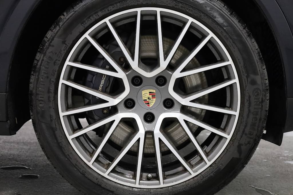 2021 Porsche Cayenne Base 25