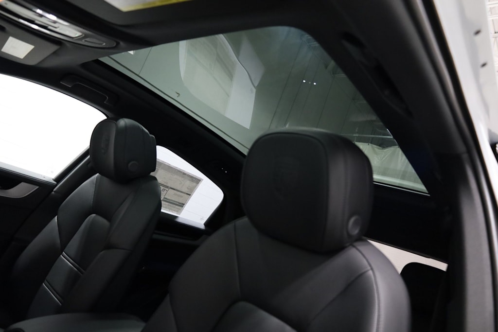 Thumbnail: 2026 Porsche Cayenne - 29