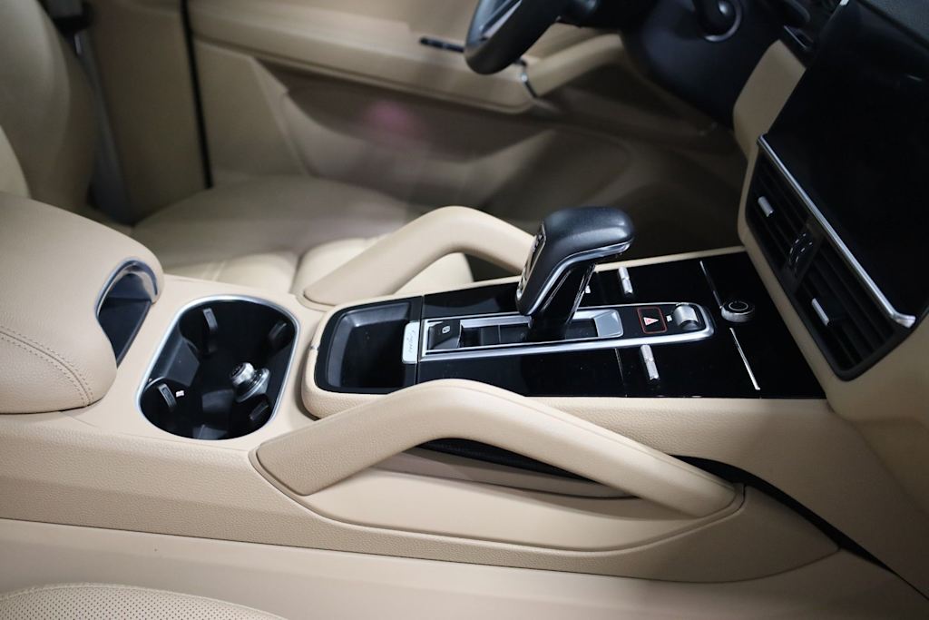 Thumbnail: 2023 Porsche Cayenne - 31