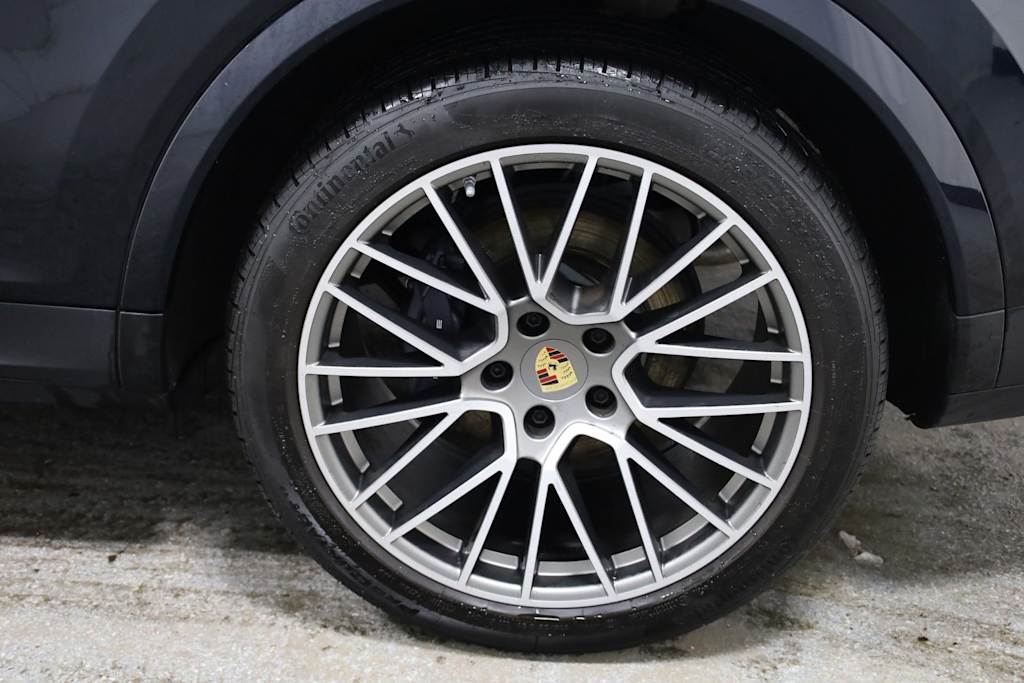 Thumbnail: 2023 Porsche Cayenne - 42