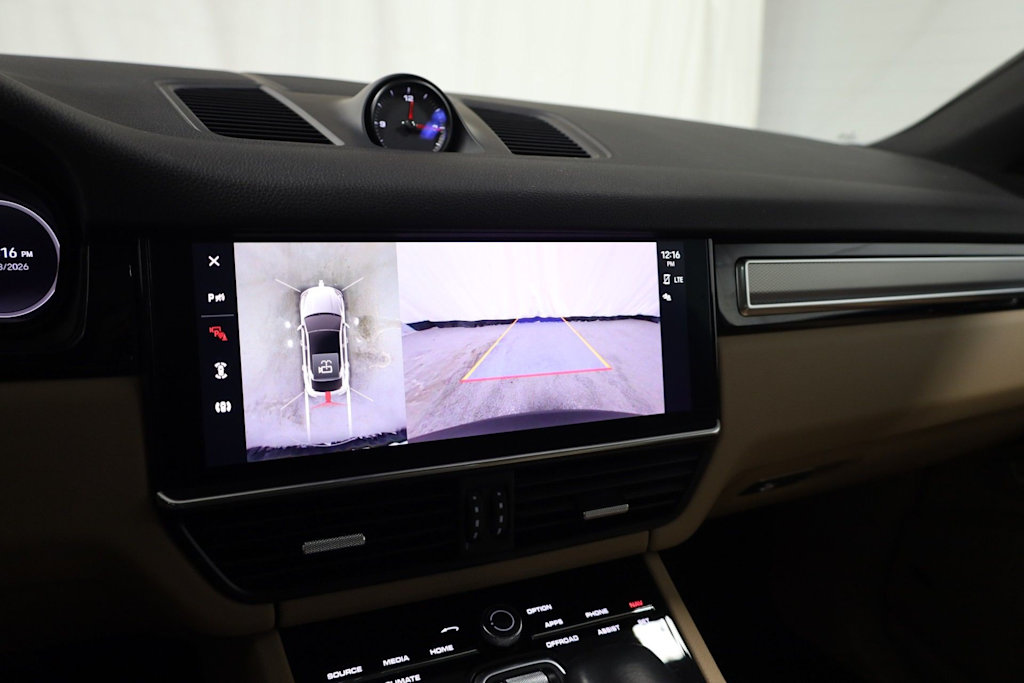 Thumbnail: 2023 Porsche Cayenne - 38