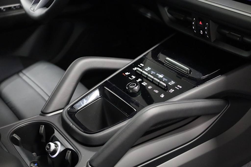 Thumbnail: 2026 Porsche Cayenne - 17