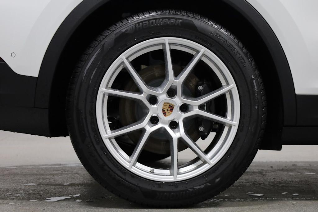 Thumbnail: 2026 Porsche Cayenne - 40