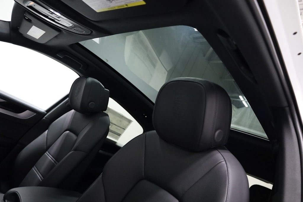 Thumbnail: 2026 Porsche Cayenne - 29