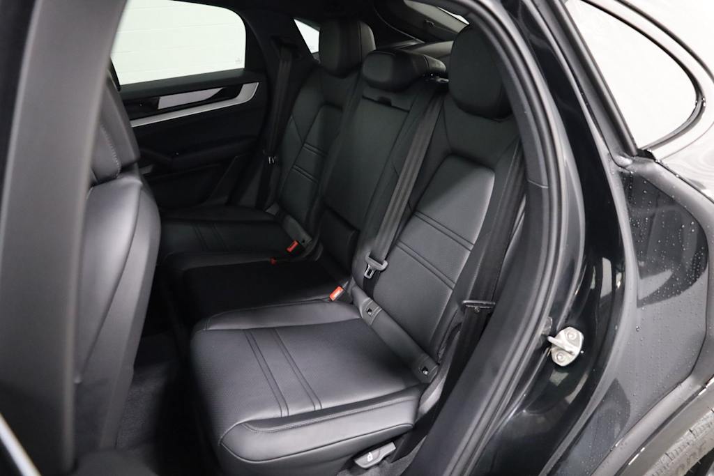 Thumbnail: 2026 Porsche Cayenne - 13