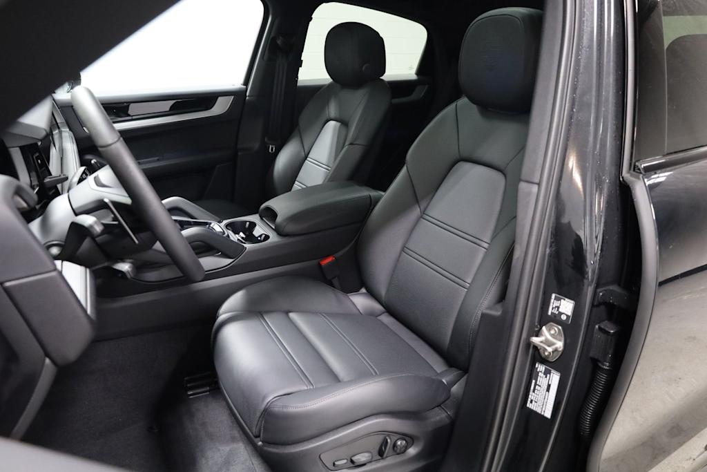 Thumbnail: 2026 Porsche Cayenne - 11