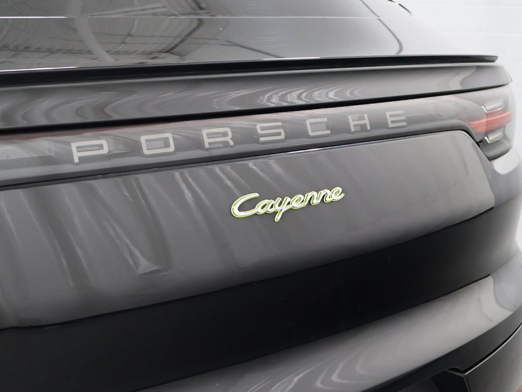 Thumbnail: 2023 Porsche Cayenne - 7