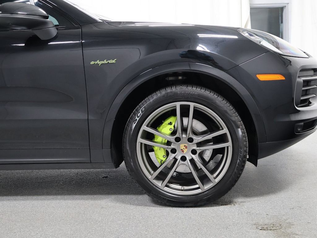 Thumbnail: 2023 Porsche Cayenne - 8