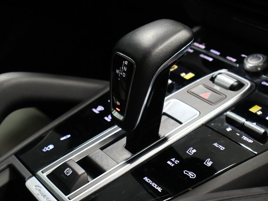 Thumbnail: 2023 Porsche Cayenne - 16