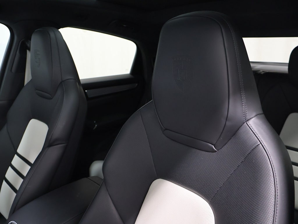 Thumbnail: 2023 Porsche Cayenne - 12