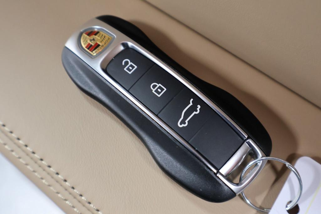 Thumbnail: 2026 Porsche Cayenne - 43