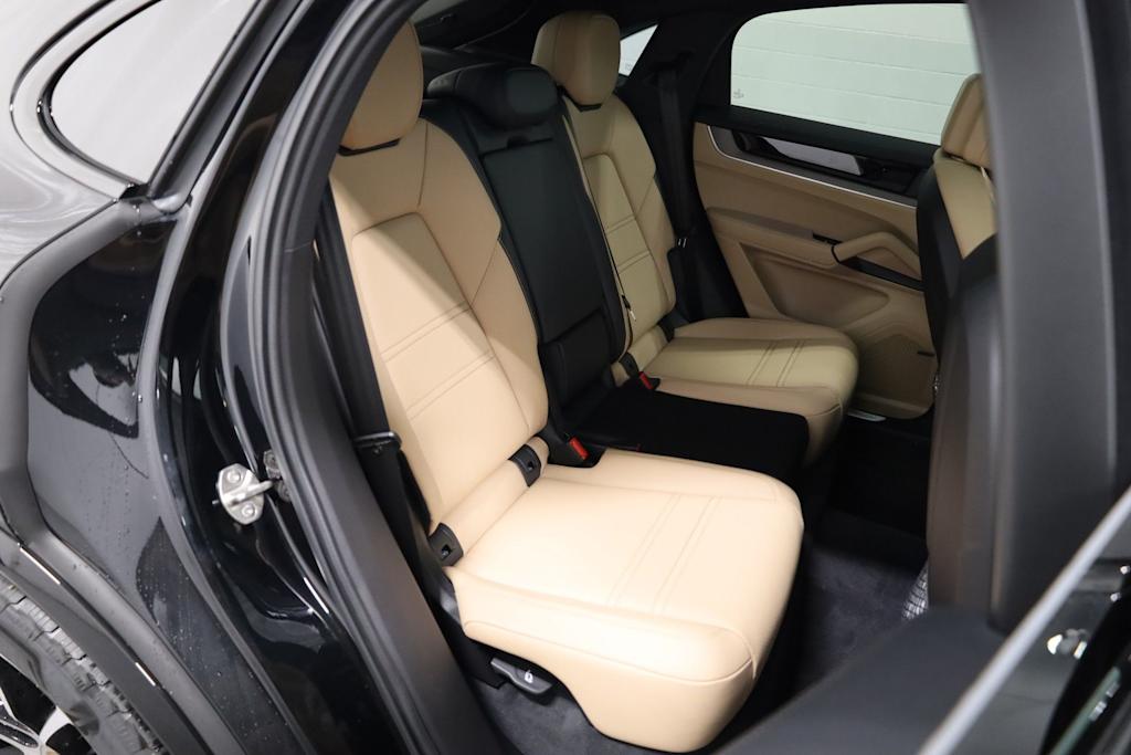 Thumbnail: 2026 Porsche Cayenne - 41