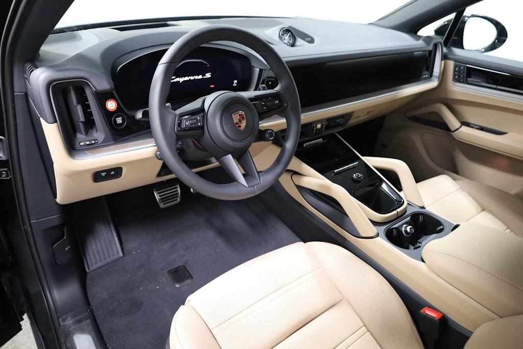 Thumbnail: 2026 Porsche Cayenne - 2