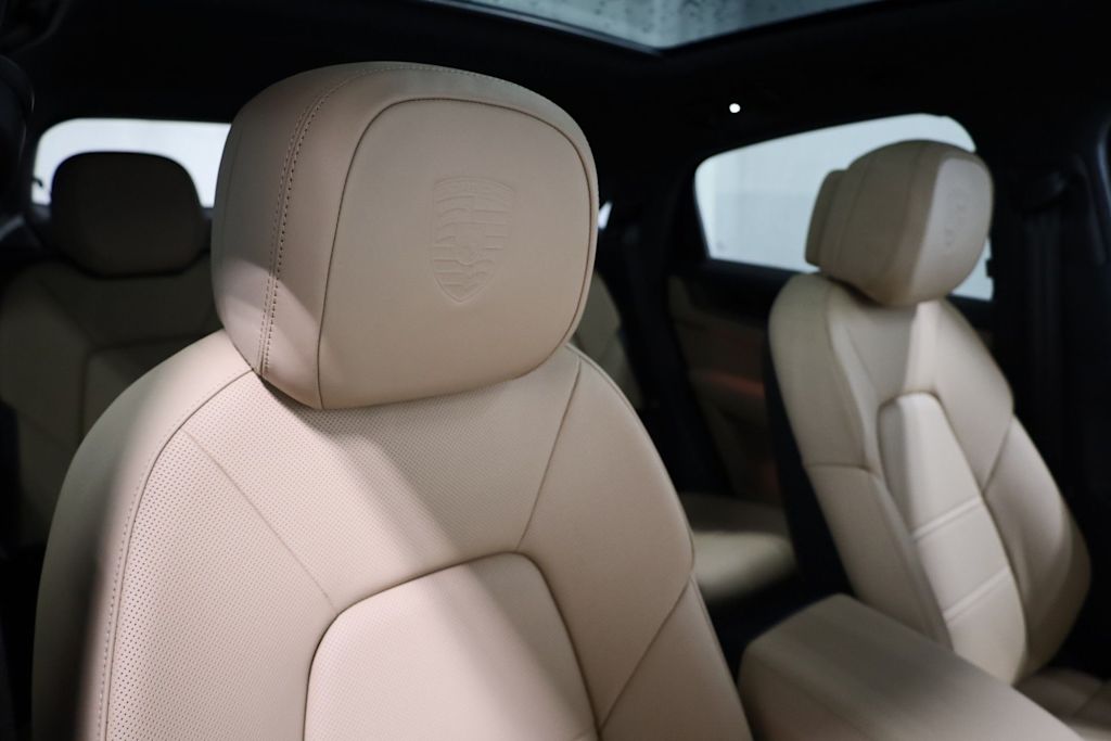 Thumbnail: 2026 Porsche Cayenne - 32