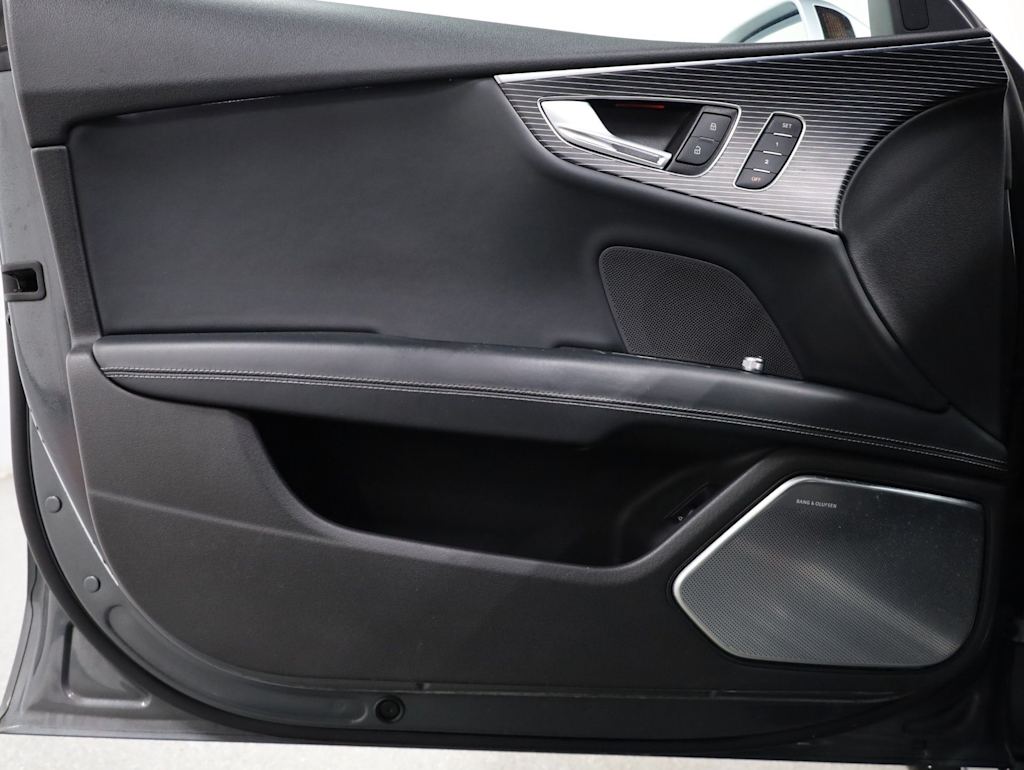 Thumbnail: 2014 Audi RS 7 - 27