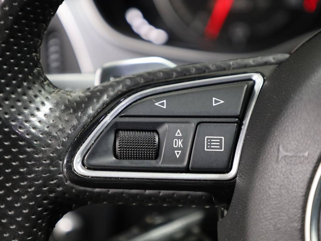 Thumbnail: 2014 Audi RS 7 - 31