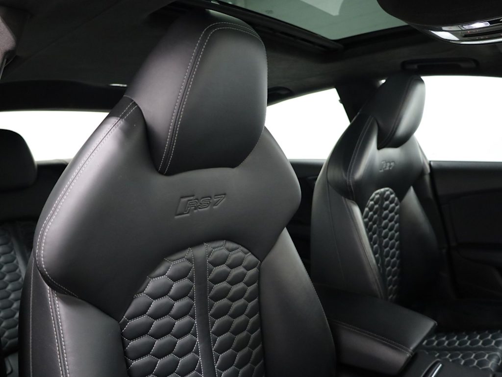 Thumbnail: 2014 Audi RS 7 - 30