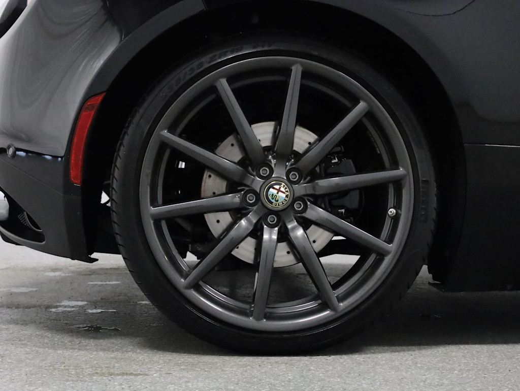Thumbnail: 2016 Alfa Romeo 4C - 33