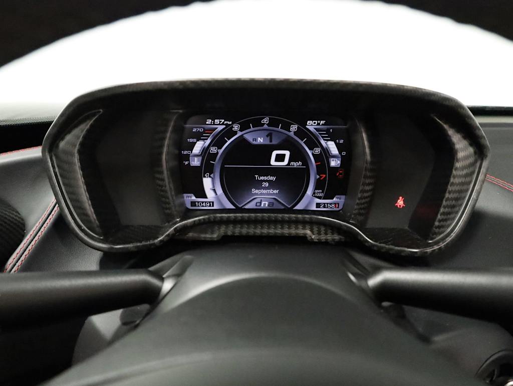 Thumbnail: 2016 Alfa Romeo 4C - 17