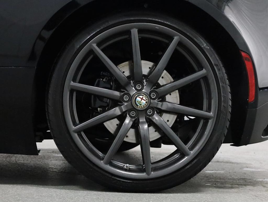 Thumbnail: 2016 Alfa Romeo 4C - 34