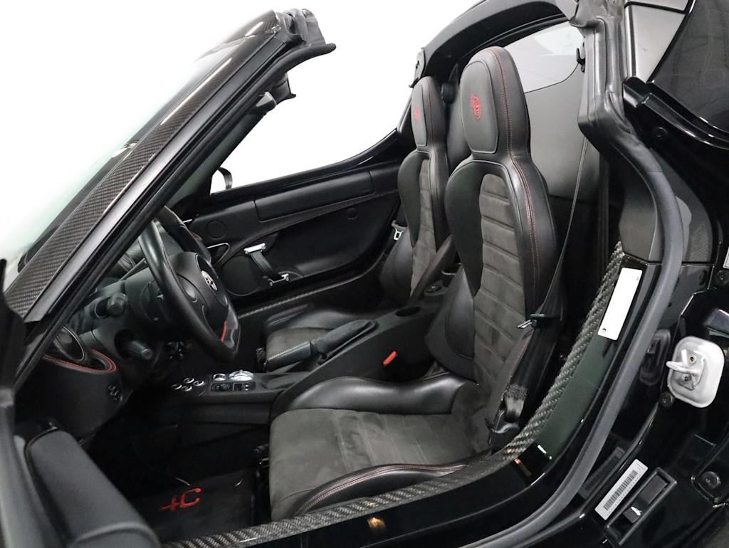 Thumbnail: 2016 Alfa Romeo 4C - 10