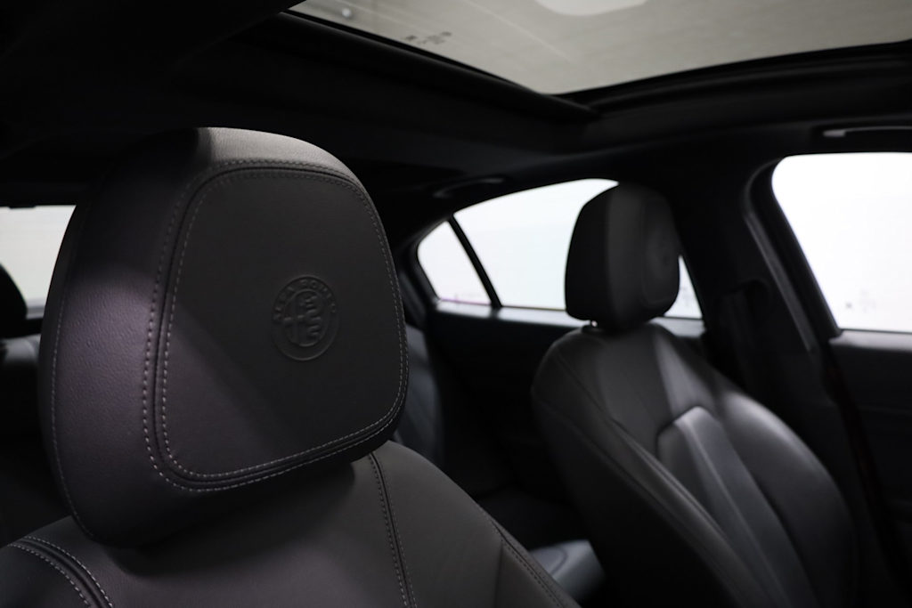 2022 Alfa Romeo Giulia Ti 28