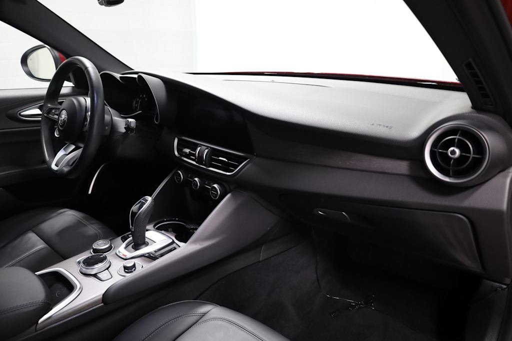 2022 Alfa Romeo Giulia Ti 9