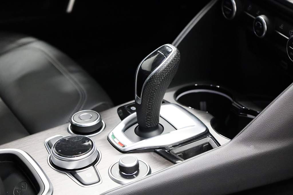 2022 Alfa Romeo Giulia Ti 16