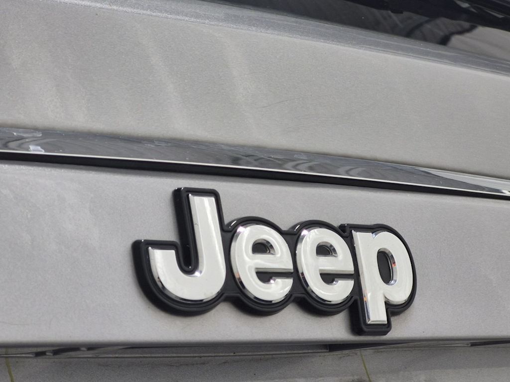 Thumbnail: 2017 Jeep Compass - 7