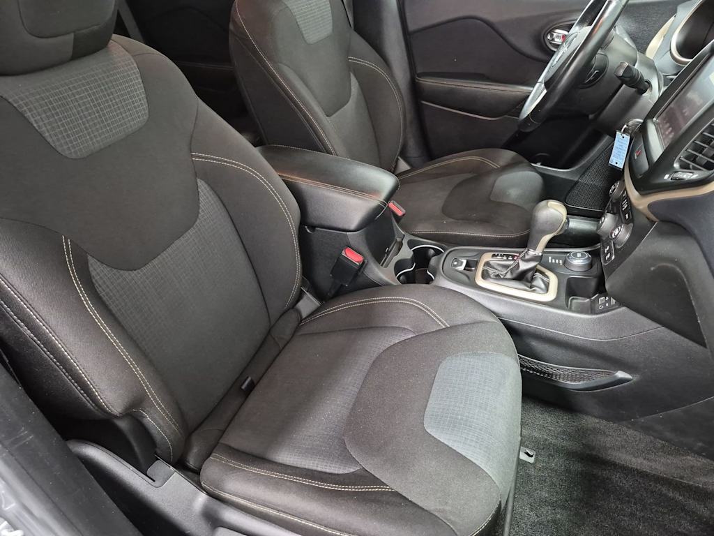Thumbnail: 2016 Jeep Cherokee - 11