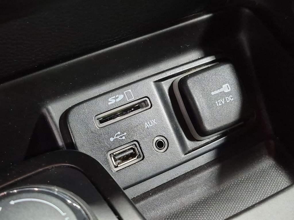 Thumbnail: 2016 Jeep Cherokee - 32
