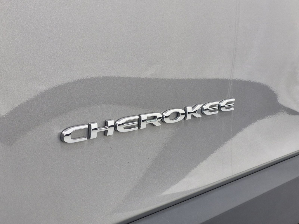 Thumbnail: 2016 Jeep Cherokee - 7
