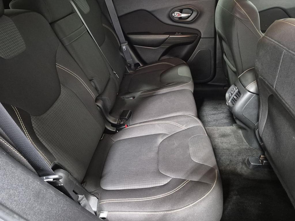 Thumbnail: 2016 Jeep Cherokee - 27