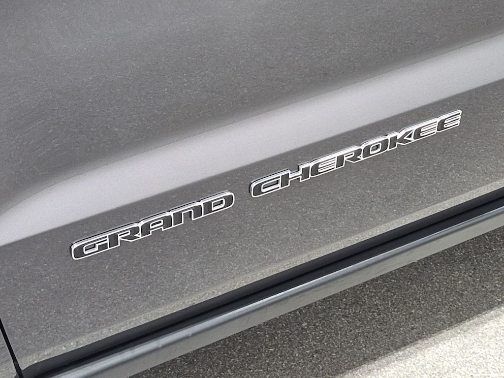 Thumbnail: 2019 Jeep Grand Cherokee - 33