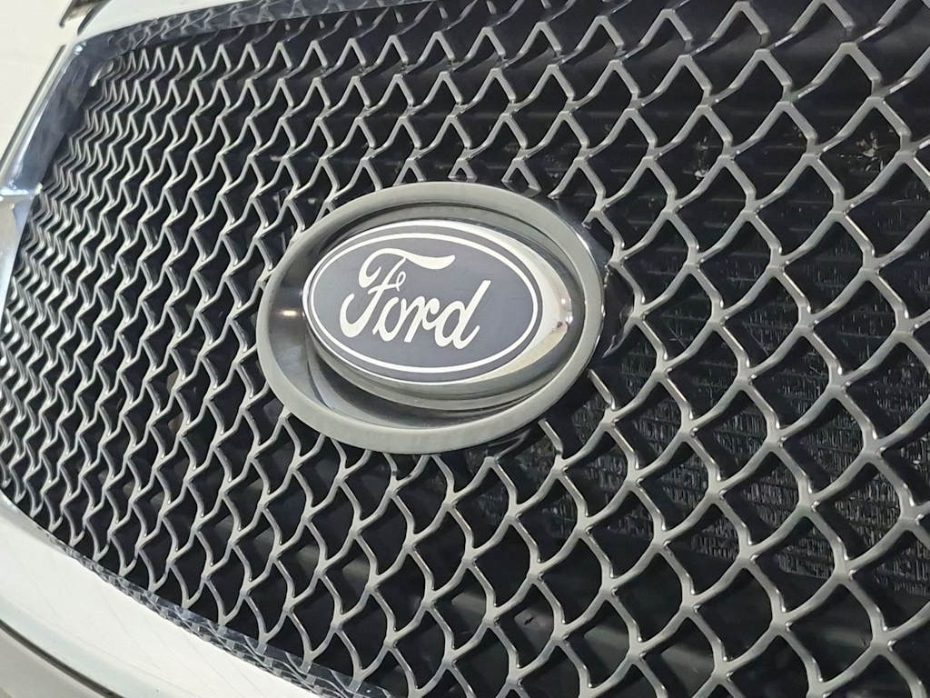 Thumbnail: 2018 Ford Taurus - 7