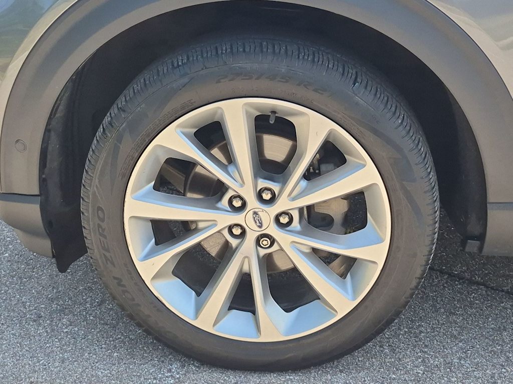 Thumbnail: 2021 Ford Explorer - 7