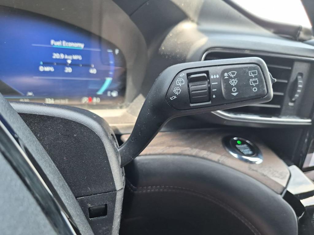 Thumbnail: 2021 Ford Explorer - 31