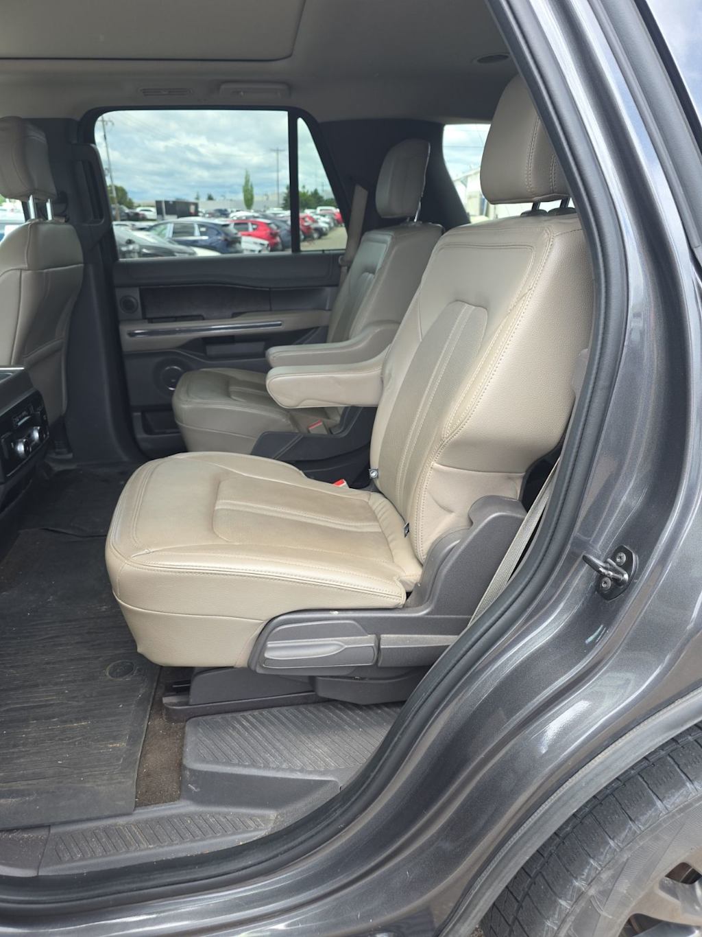 Thumbnail: 2020 Ford Expedition - 4