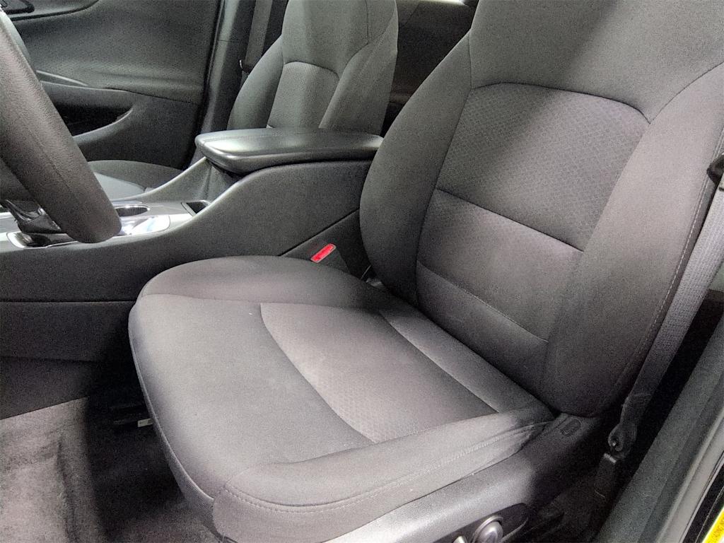 Thumbnail: 2020 Chevrolet Malibu - 11