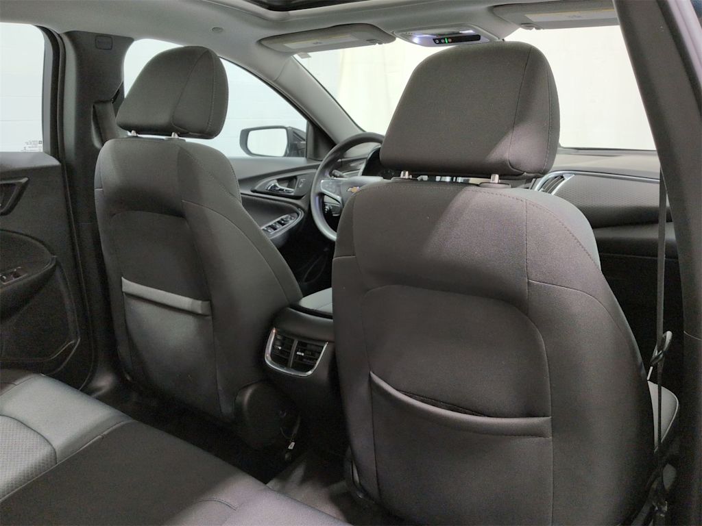 Thumbnail: 2020 Chevrolet Malibu - 12