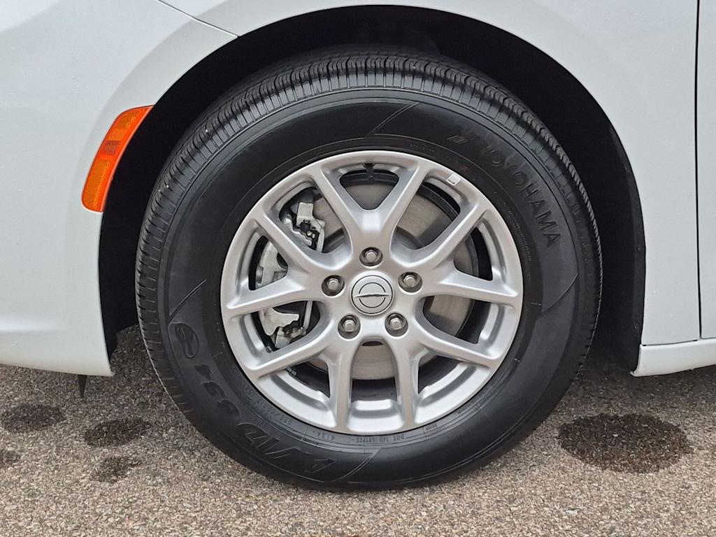 Thumbnail: 2025 Chrysler Pacifica - 8