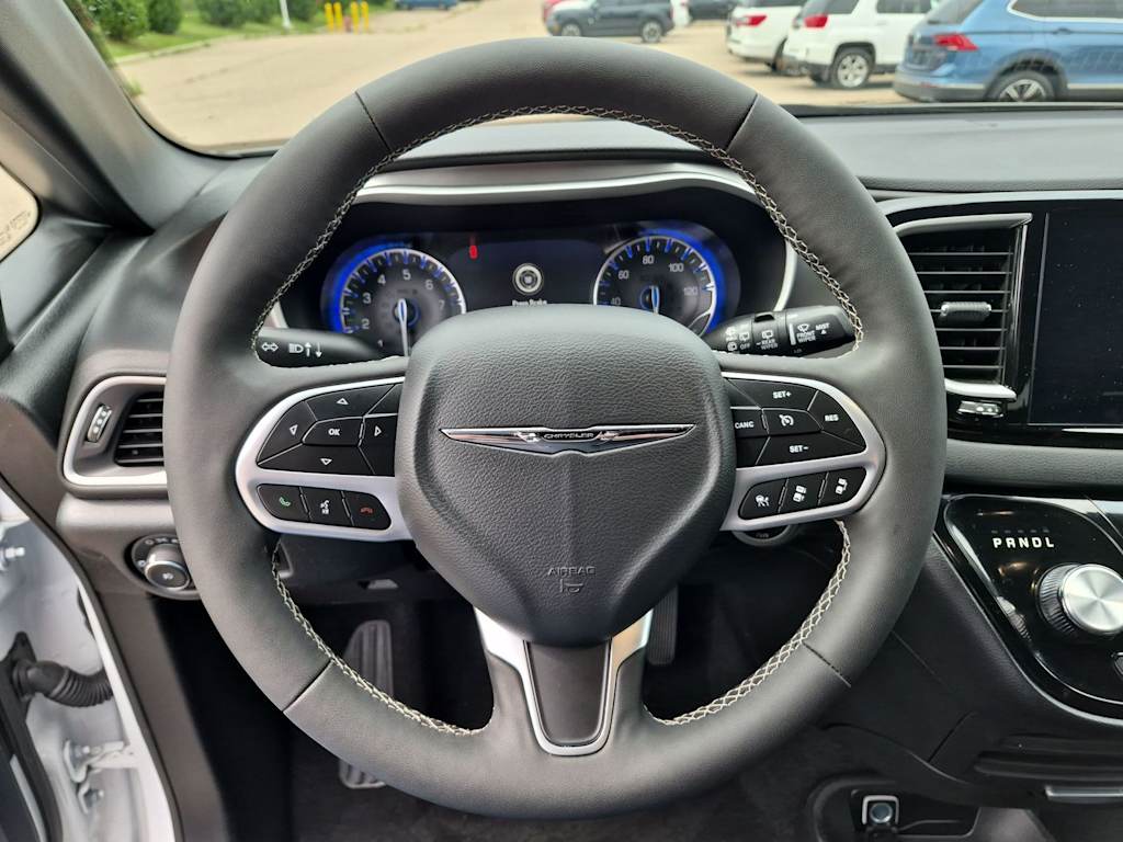 Thumbnail: 2025 Chrysler Pacifica - 13