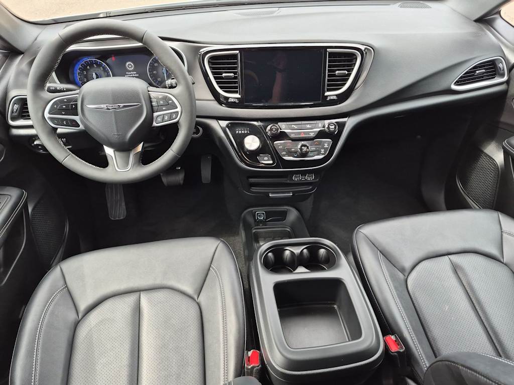 Thumbnail: 2025 Chrysler Pacifica - 9