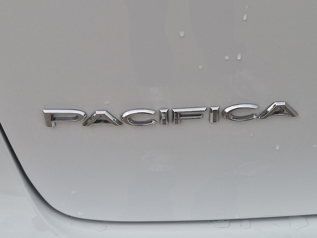 Thumbnail: 2025 Chrysler Pacifica - 22