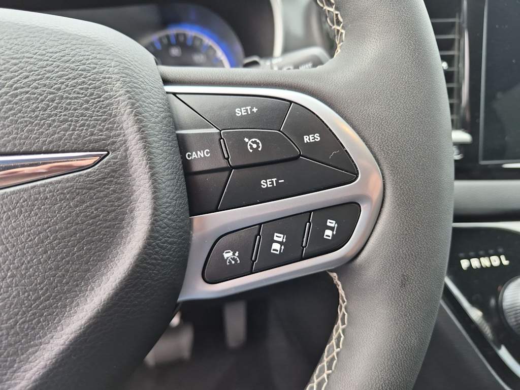 Thumbnail: 2025 Chrysler Pacifica - 27