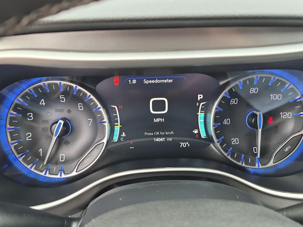 Thumbnail: 2025 Chrysler Pacifica - 32