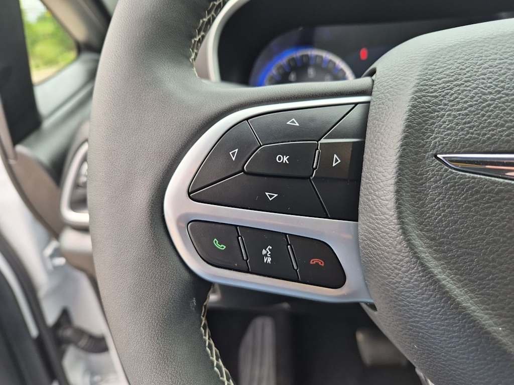 Thumbnail: 2025 Chrysler Pacifica - 26