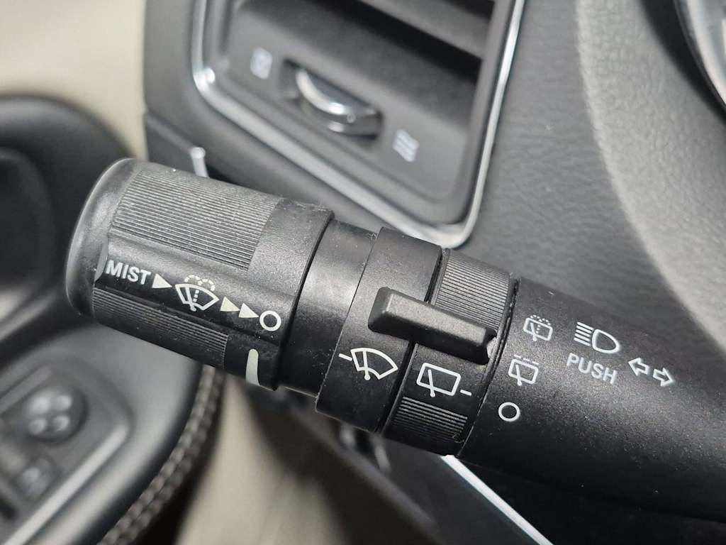 Thumbnail: 2019 Dodge Grand Caravan - 16