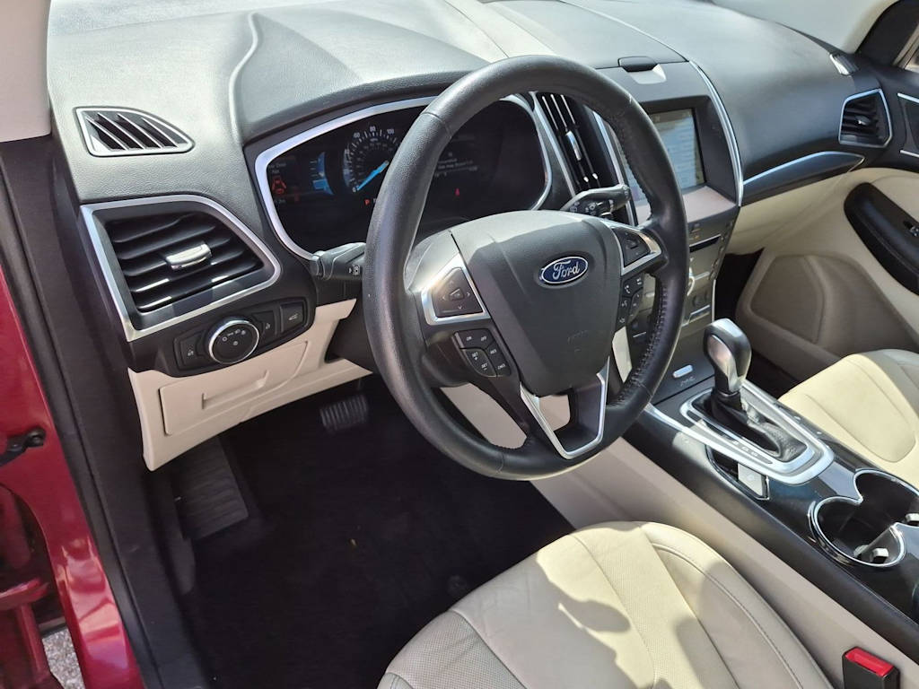 Thumbnail: 2017 Ford Edge - 2