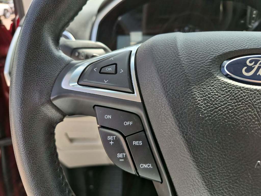 Thumbnail: 2017 Ford Edge - 32